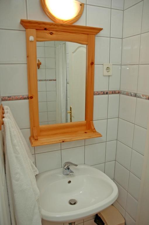 Feszek Apartmanhaz Vonyarcvashegy Room photo