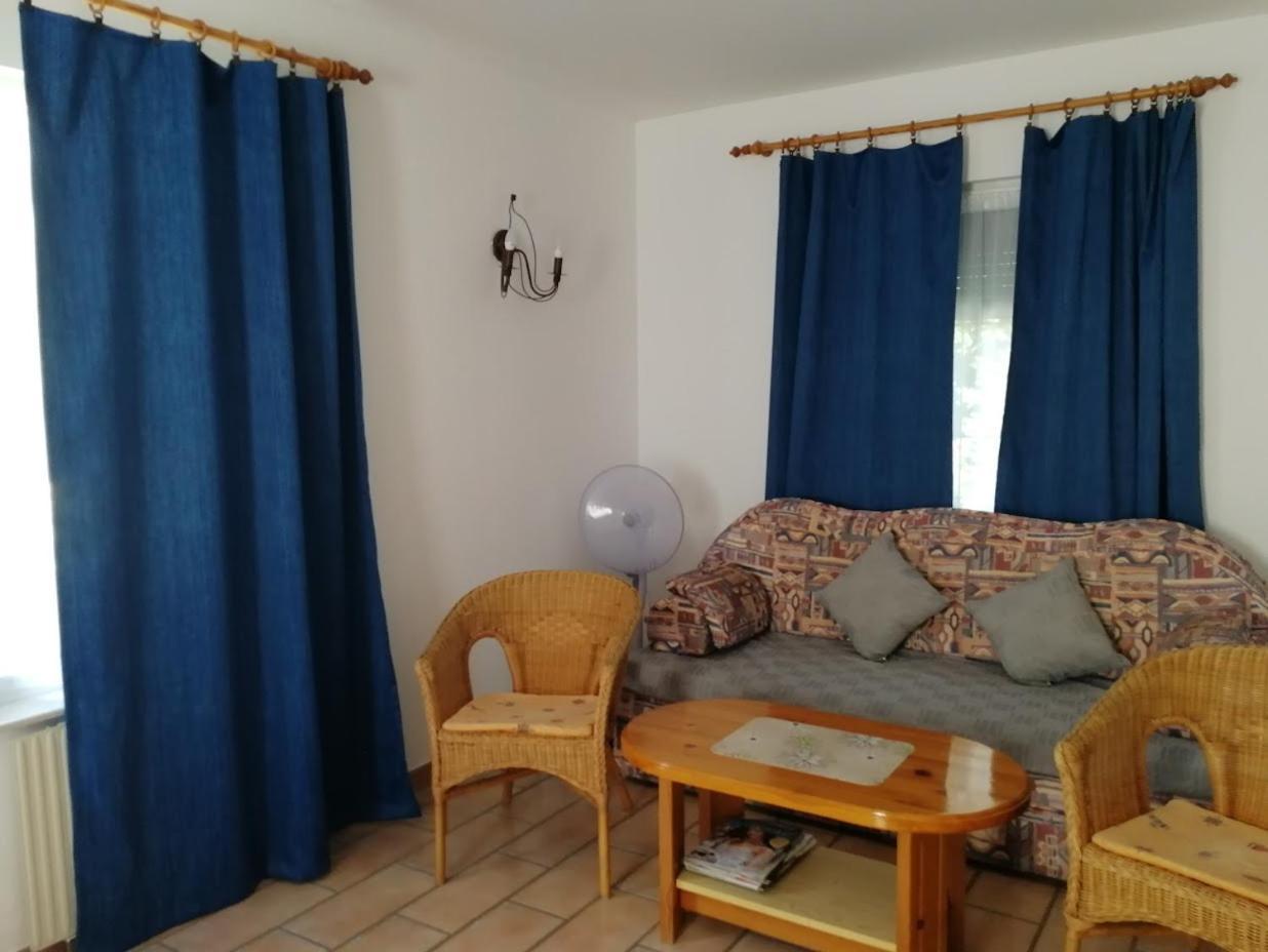 Feszek Apartmanhaz Vonyarcvashegy Exterior photo