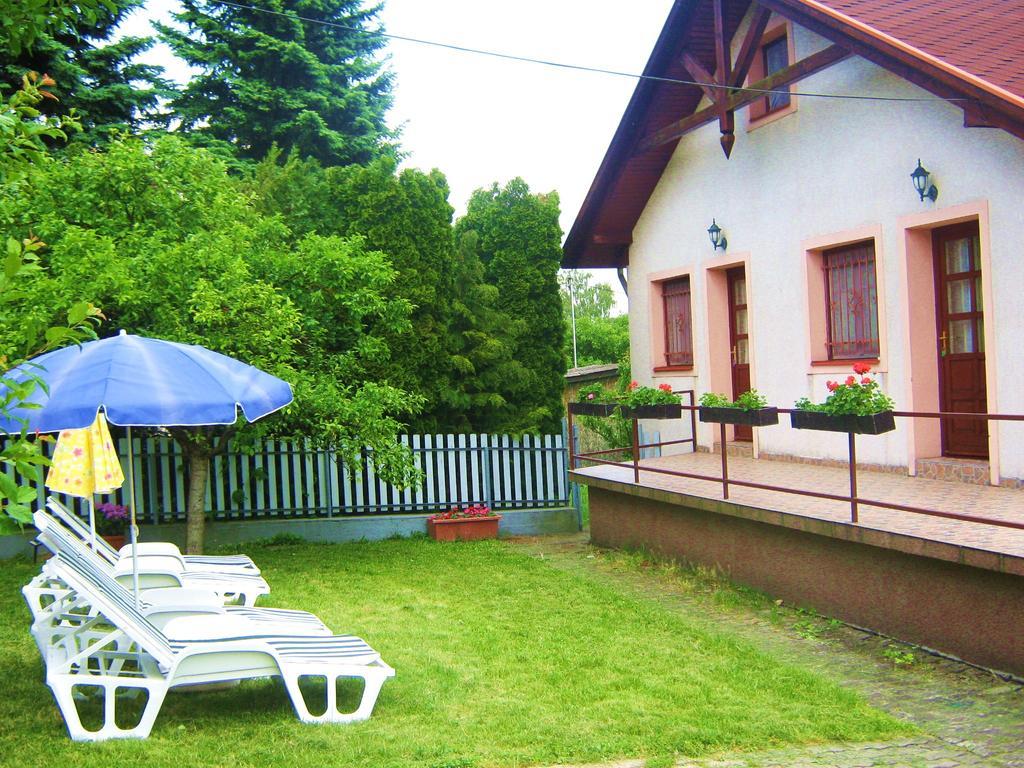 Feszek Apartmanhaz Vonyarcvashegy Exterior photo