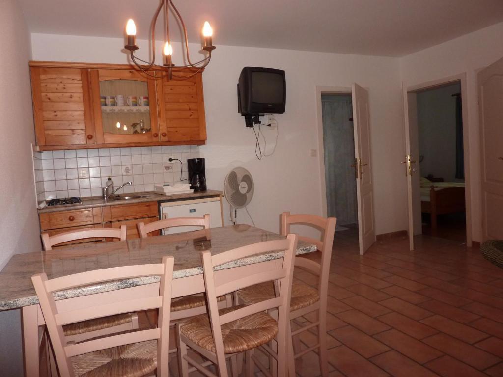 Feszek Apartmanhaz Vonyarcvashegy Exterior photo