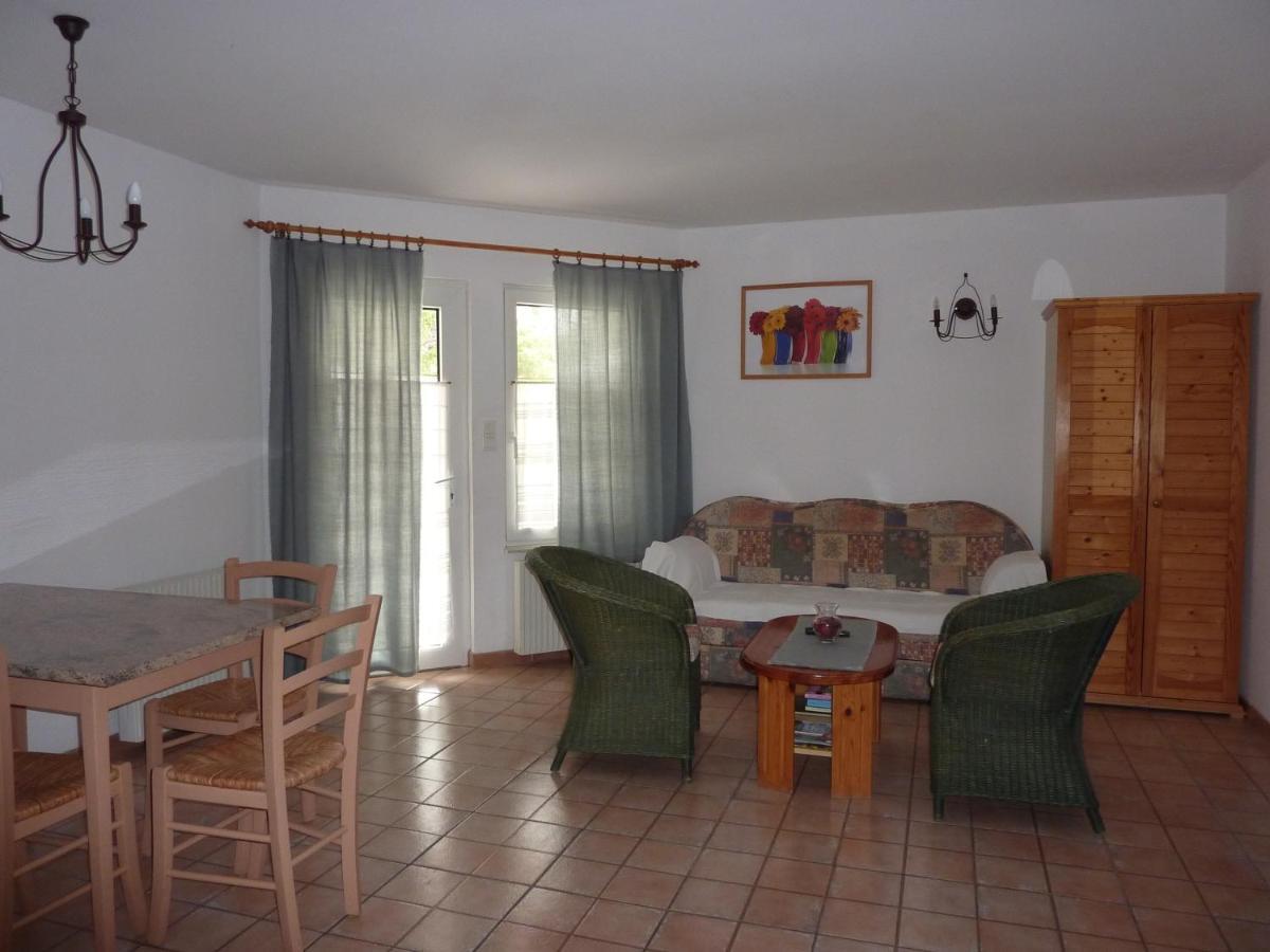 Feszek Apartmanhaz Vonyarcvashegy Room photo